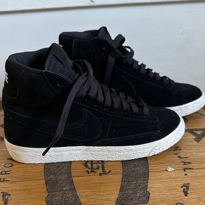 Kids Nike High Tops, 4Y